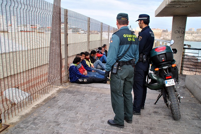 L&rsquo;Inspection Nationale arrête un membre de la Garde Civile espagnole en flagrant délit de tentative de trafic de drogue.