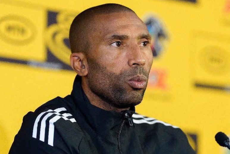 Accident de la route grave impliquant l&rsquo;entraîneur d&rsquo;Orlando Pirates, Abdessalam Ouadou, et son staff technique.