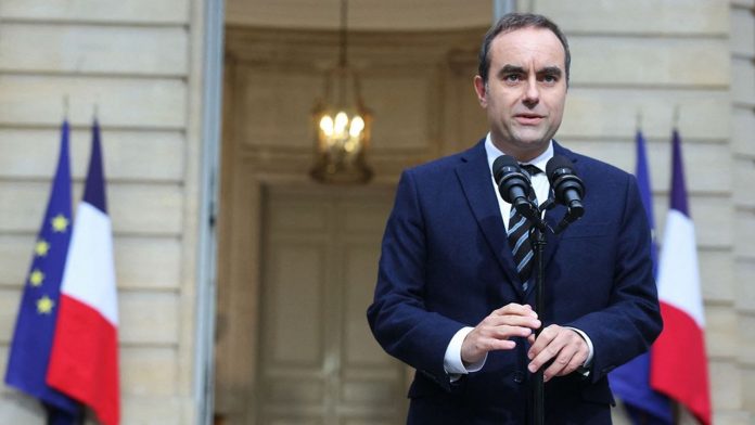 France : Le Premier ministre décide de ne pas recourir à l&rsquo;article 49.3 pour faire passer le budget 2026 et souligne l&rsquo;importance du dialogue parlementaire.