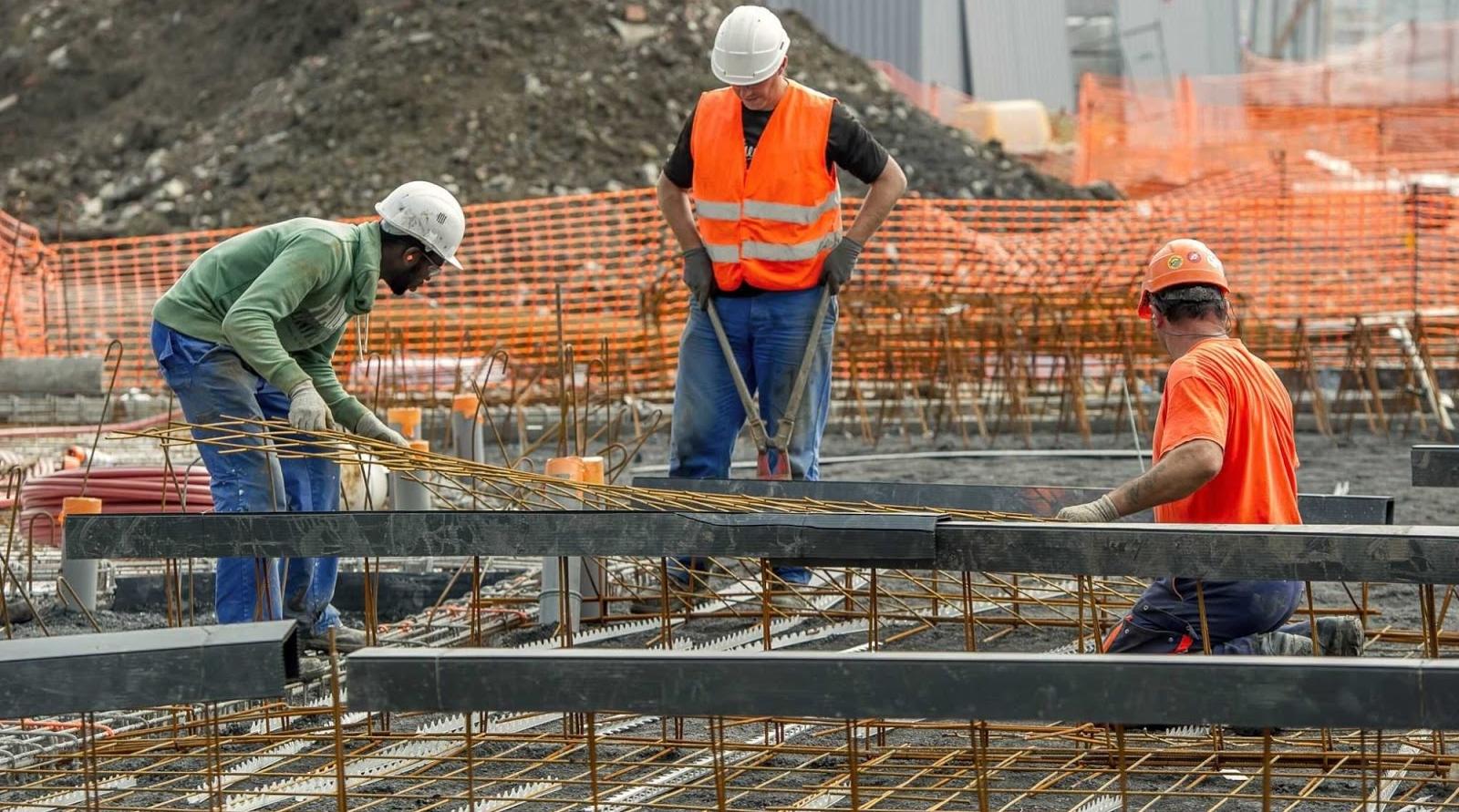 La pénurie de main-d&rsquo;œuvre qualifiée menace la dynamique des chantiers de construction au Maroc.