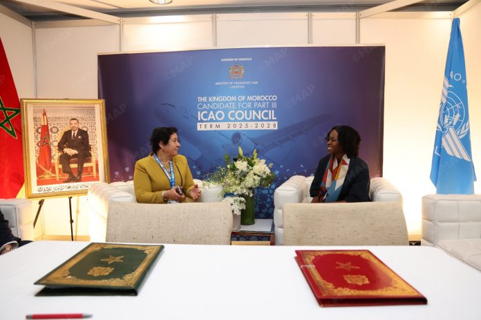 Le Maroc et le Bénin signent un accord bilatéral pour moderniser et renforcer les services de transport aérien.