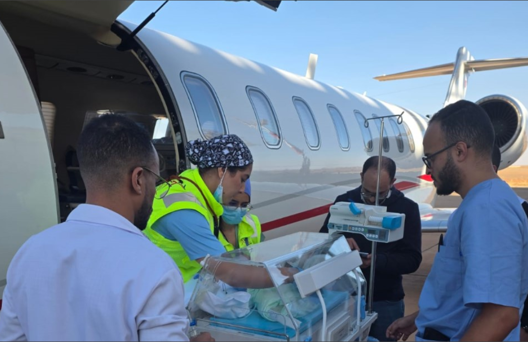 Le ministère de la Santé et de la Protection sociale organise un transfert aérien d’urgence pour sauver un nourrisson prématuré de Rachidia à Rabat.