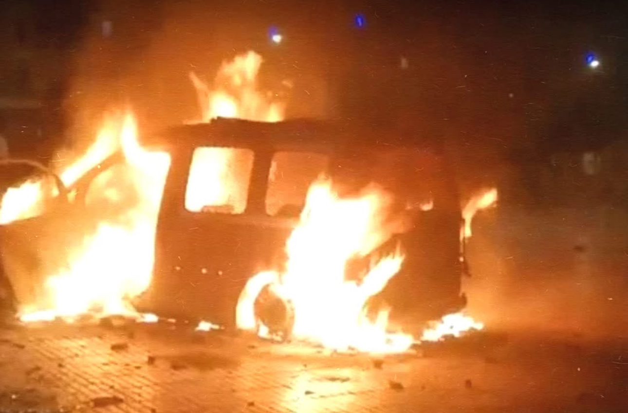 Chaos et violence à Ait Ameur : des manifestations tournent à l&rsquo;émeute et au vandalisme