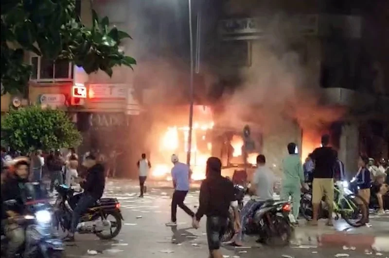 Source du parquet : des peines sévères allant jusqu&rsquo;à 20 ans de prison pour actes de vandalisme et de violence.