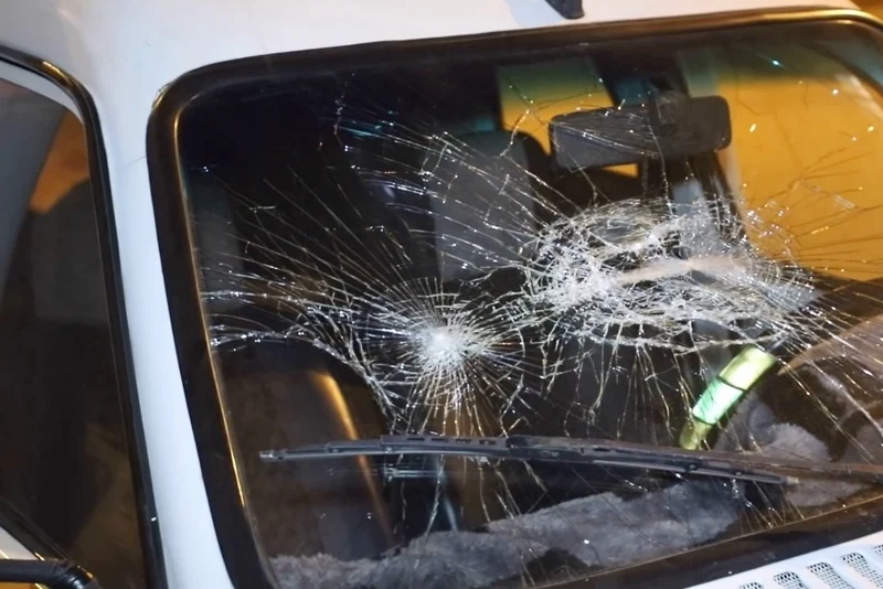 Une bande de casseurs masqués seme le trouble dans le quartier Mohammedia en brisant des dizaines de voitures à Casablanca