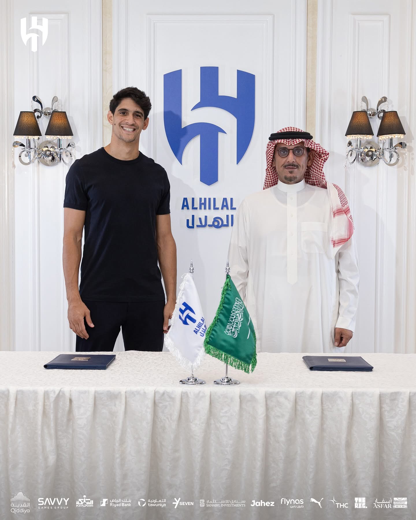 Le الهلال sécurise son avenir jusqu&rsquo;en 2028 en renouvelant le contrat du gardien marocain Yassine Bounou.