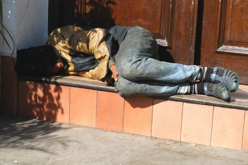 Kénitra se prépare à lancer une vaste campagne d&rsquo;hébergement pour les sans-abri et les personnes souffrant de troubles mentaux avant la CAN 2025