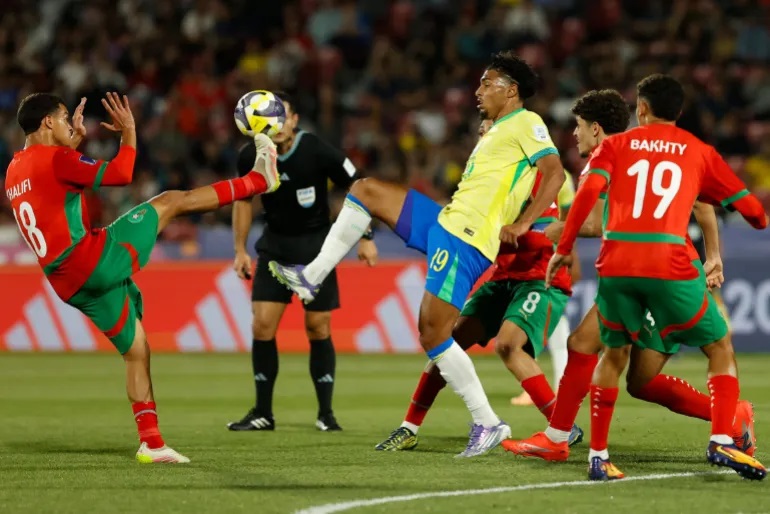 Coupe du Monde des Jeunes : Le Maroc bat le Brésil 2-1 et conserve sa première place dans le groupe C.