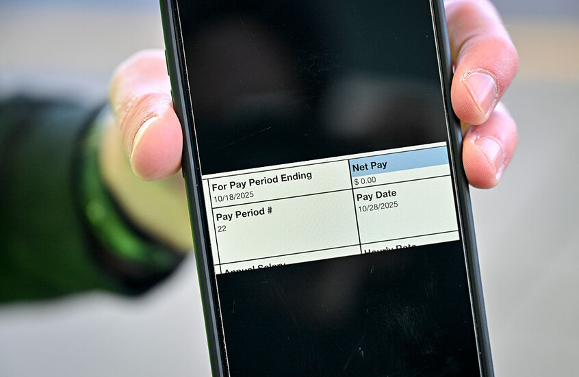 La fermeture gouvernementale américaine menace la sécurité aérienne et accroît les souffrances des contrôleurs aériens.