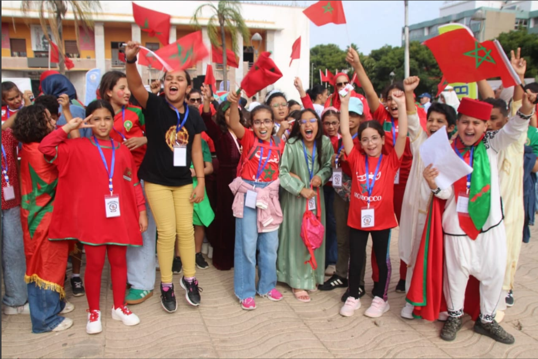 Les élèves des écoles de Kénitra organisent une marche verte en l&rsquo;honneur du cinquantième anniversaire de la marche verte.