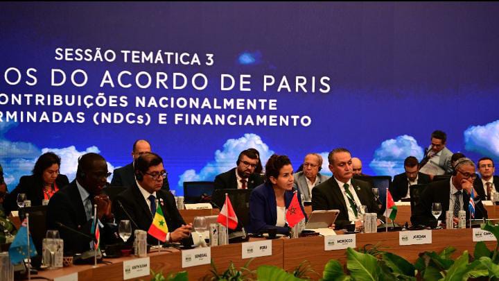 Leïla Benali appelle à un nouveau pacte de confiance climatique pour raviver la dynamique multilatérale.