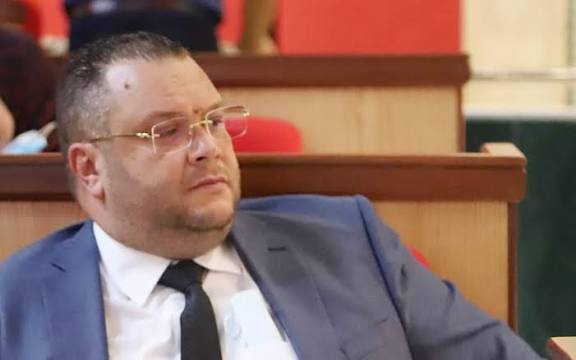 Nouveau débat à Tanger après une publication controversée de Mohamed Charkaoui sur l&rsquo;affaire du padel.