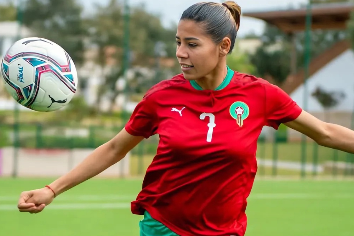 Ghizlane Chabab remporte le prix de la Meilleure Joueuse en Afrique pour l&rsquo;année 2025.