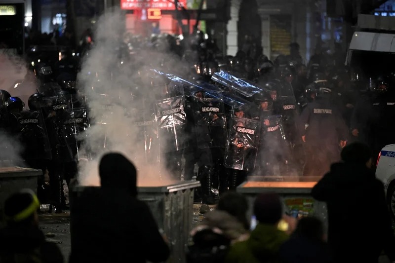 Le président bulgare exige la démission du gouvernement au milieu des plus grandes manifestations anti-corruption depuis des années.