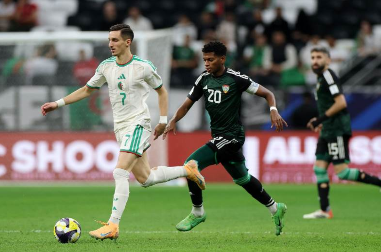Les Émirats mettent fin au parcours de l&rsquo;Algérie et se qualifient pour affronter le Maroc en demi-finale de la Coupe arabe.