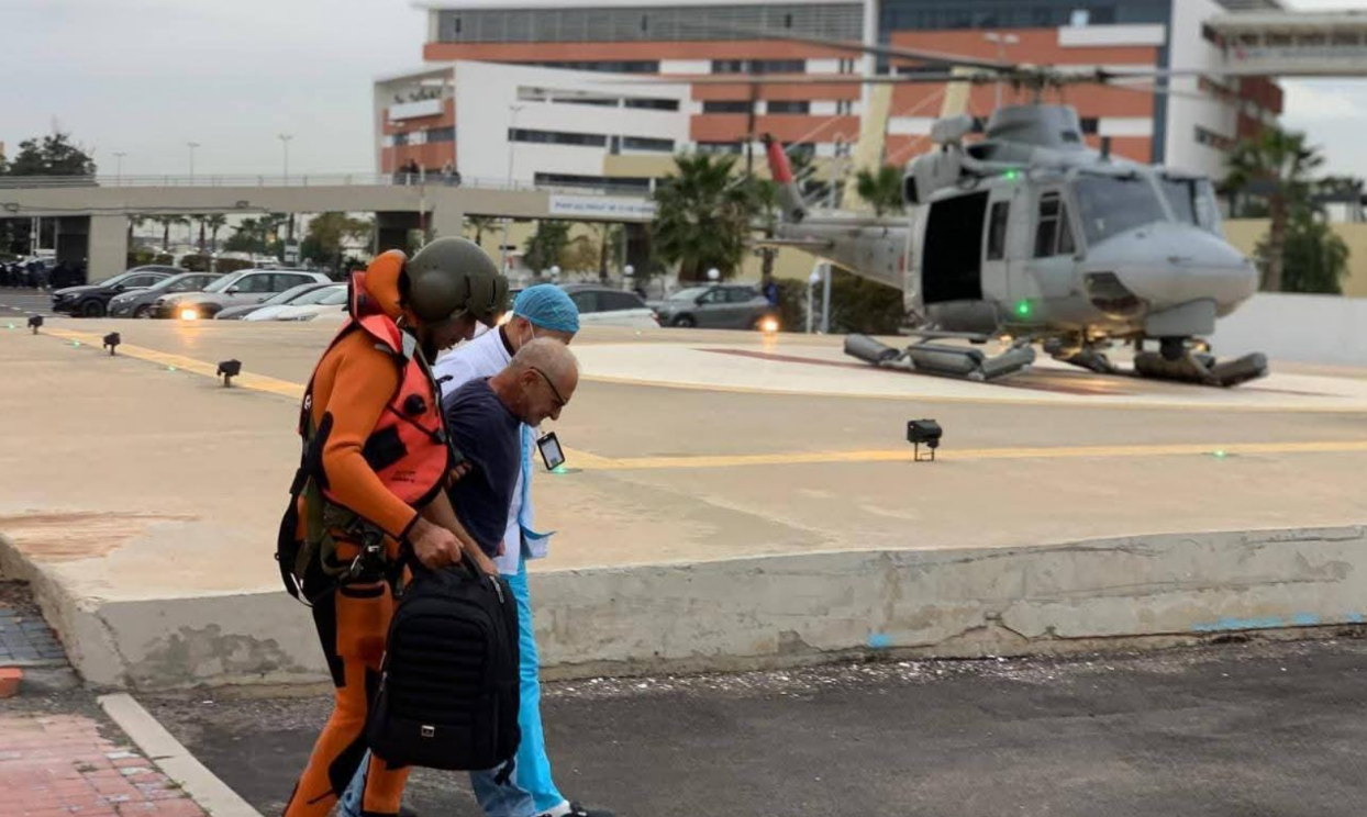 La Marine Royale sauve une personne âgée et deux individus dans un état critique au large des côtes marocaines.