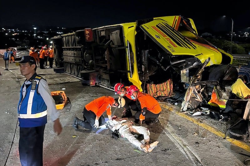Un accident de bus fait 16 morts sur une île indonésienne