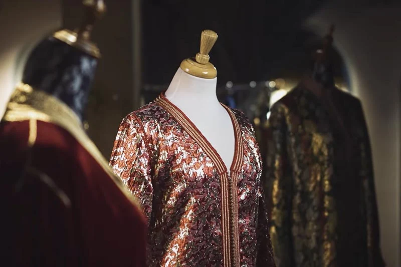 L’UNESCO inscrit le caftan marocain sur sa liste du patrimoine culturel immatériel.