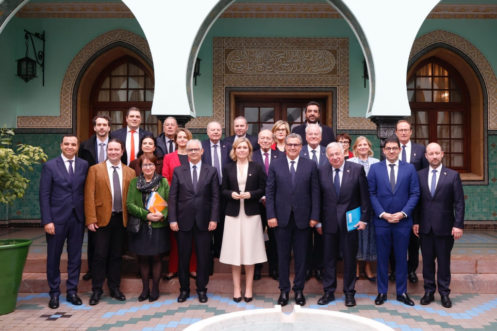 Akhannouch reçoit une délégation parlementaire française de haut niveau et confirme la solidité du partenariat maroco-français.
