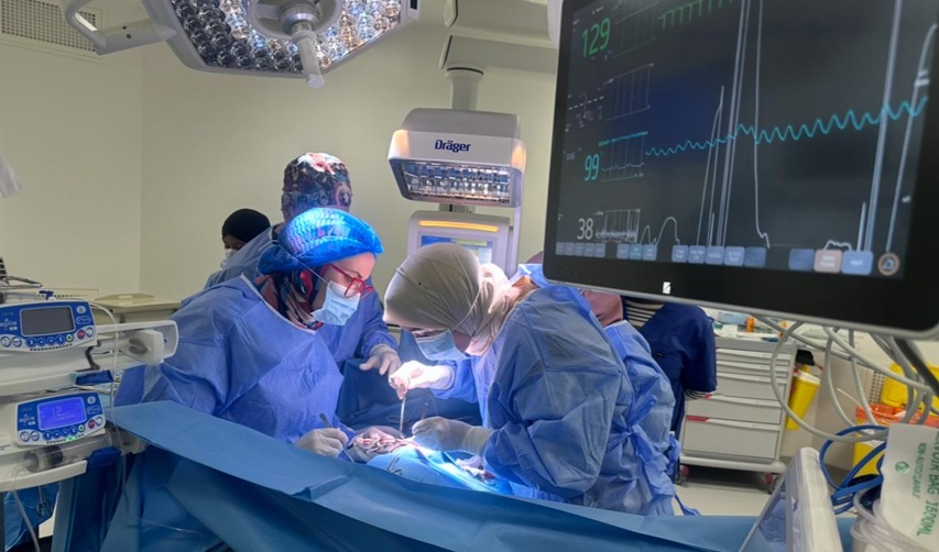 Première opération chirurgicale réussie de réparation de l&rsquo;œsophage chez un nouveau-né dans la région de Souss-Massa