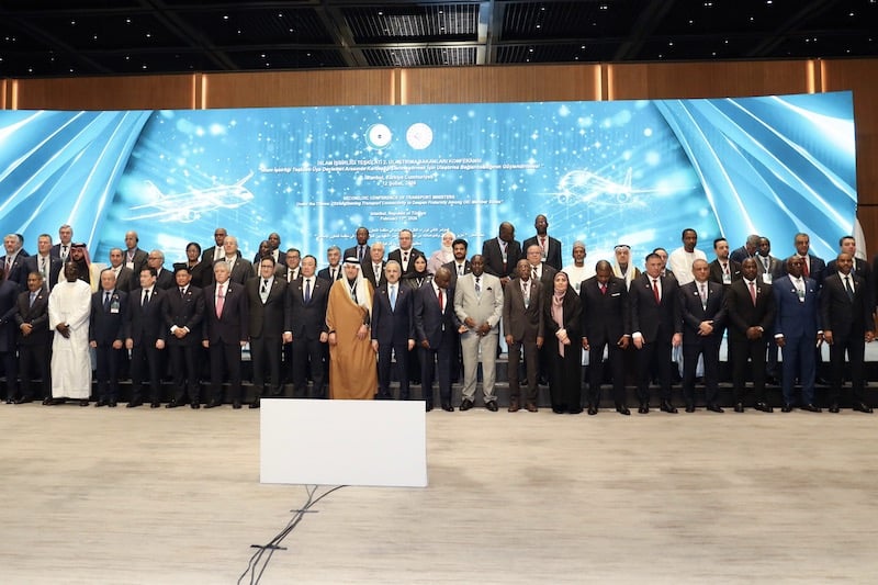 Abdessamad Kayouh présente les capacités du Maroc en matière de transport aux ministres de l’Organisation de la coopération islamique.