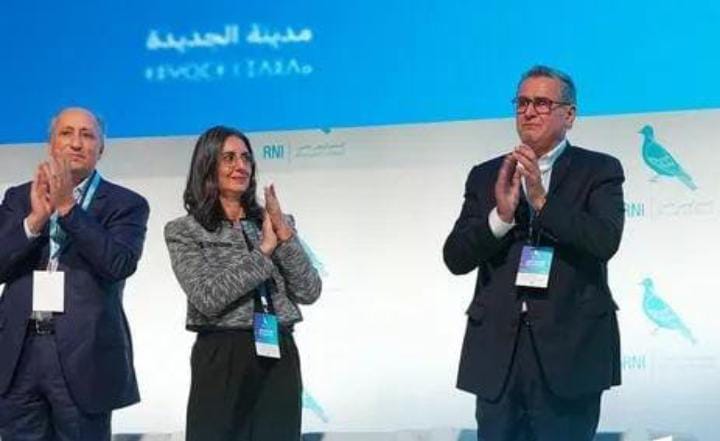 Akhannouch annonce depuis El Jadida qu&rsquo;il ne se portera pas candidat pour un troisième mandat et soutient la candidature de Mohamed Chouki à la tête des Istiqlaliens.