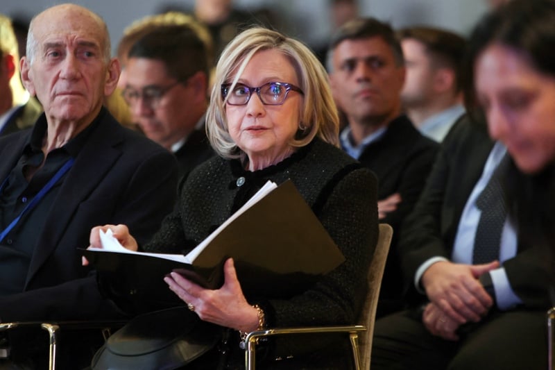 Hillary Clinton critique la dissimulation des dossiers de Jeffrey Epstein