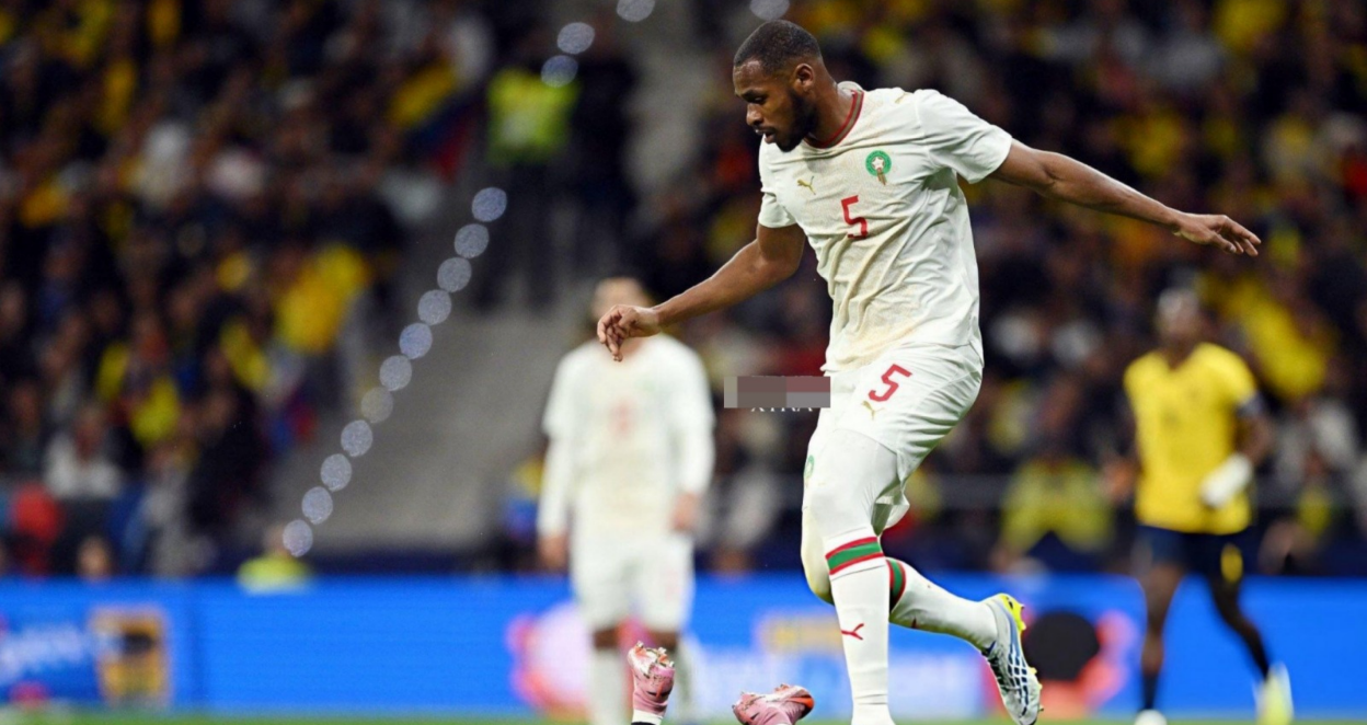 Première apparition de Diop avec les « Lions de l&rsquo;Atlas » : un coup d&rsquo;œil captivant… et des messages codés dans un moment délicat.