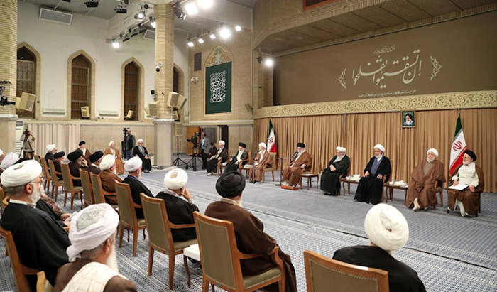 Israël cible le Conseil des experts de la direction iranienne lors d&rsquo;une réunion pour élire le nouveau guide suprême.