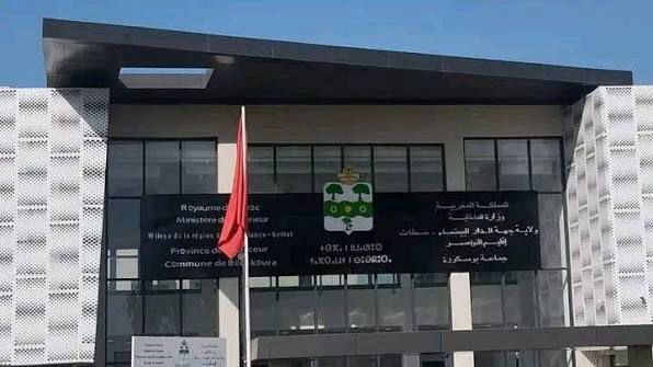 Communauté de Bouzkoura sous le poids des suspicions : un litige foncier soulève des questions lourdes sur les conflits d&rsquo;intérêts et les procédures judiciaires de mauvaise foi.