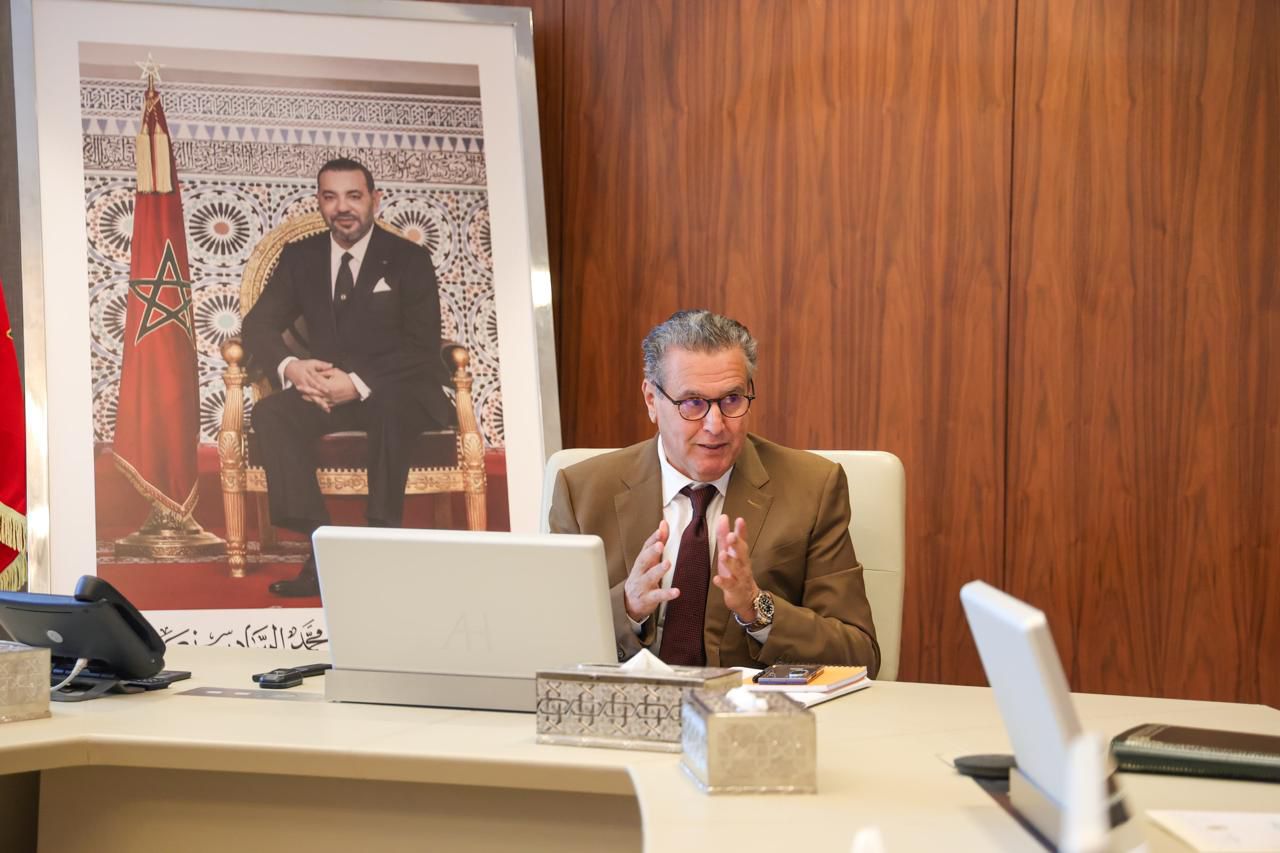 Akhnouch suit la réforme de l&rsquo;enseignement supérieur et lance de nouveaux projets pour les universités et l&rsquo;hébergement étudiant.