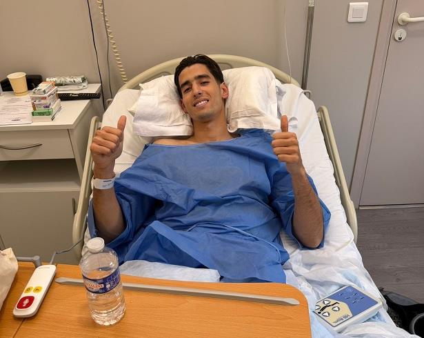 Naïf Akhoud subit une opération chirurgicale et laisse un message à ses abonnés