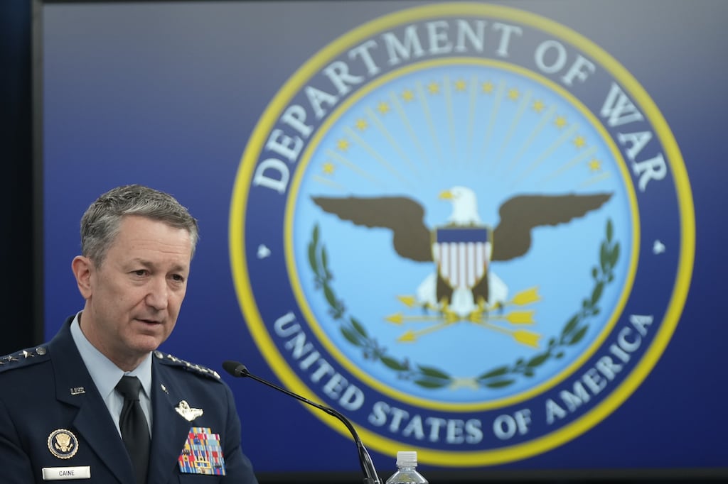 Quatre militaires américains tués en Iran : Washington envoie des renforts et avertit de pertes supplémentaires