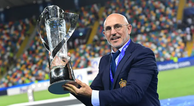 L&rsquo;entraîneur espagnol soutient le Maroc et félicite la décision de la CAF de lui attribuer le titre de la Coupe d&rsquo;Afrique des Nations, retiré au Sénégal.