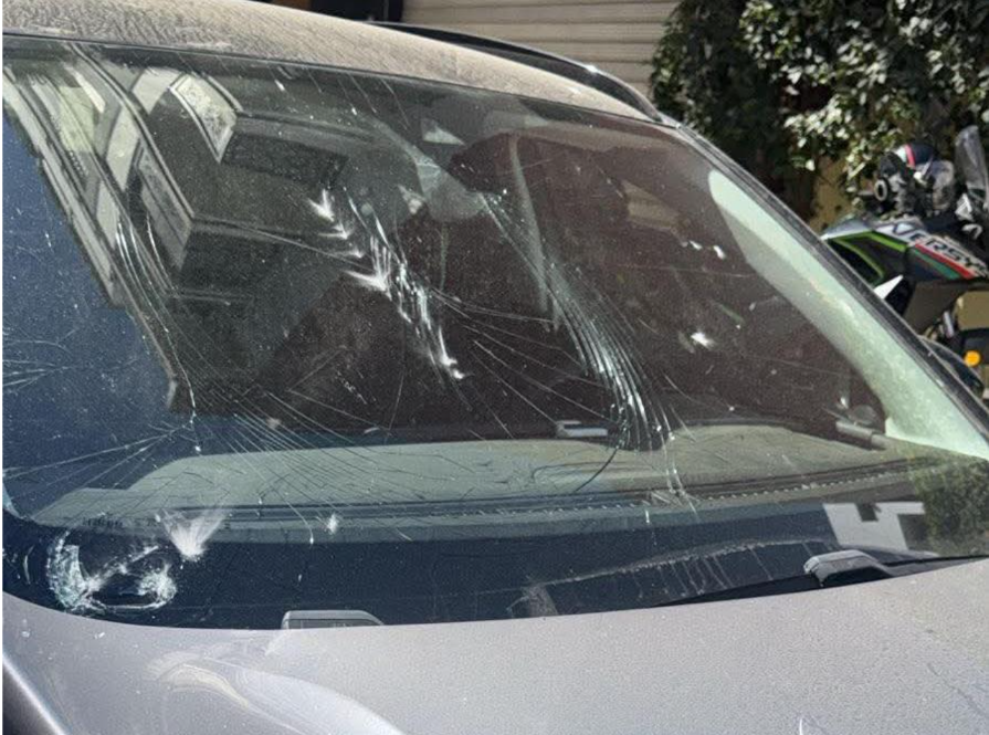 Vandalisme de la voiture du président du KAC et menaces devant son domicile à Kénitra : l&rsquo;alerte est donnée aux autorités.