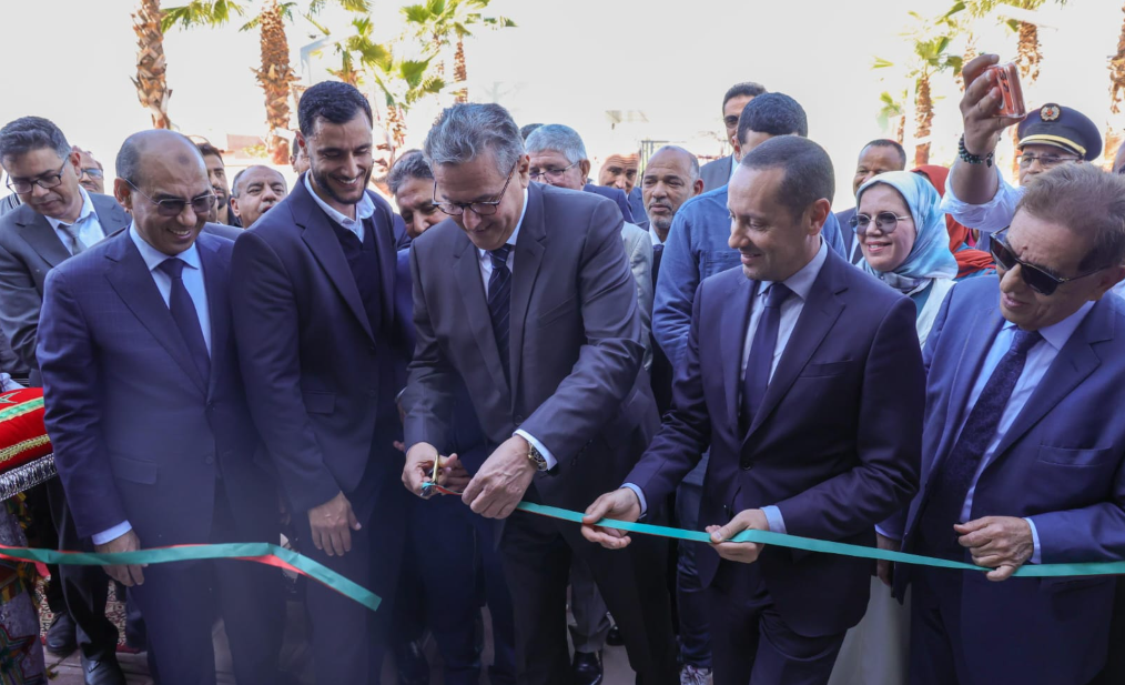 Akhennouch lance les services de l’hôpital d’Ait Ourir et du centre de Tzart pour renforcer l’offre de soins de santé dans la province d’Al Haouz.