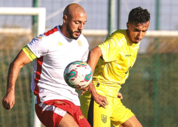 Le FUS de Fès triomphe du Wydad et prend la tête du championnat