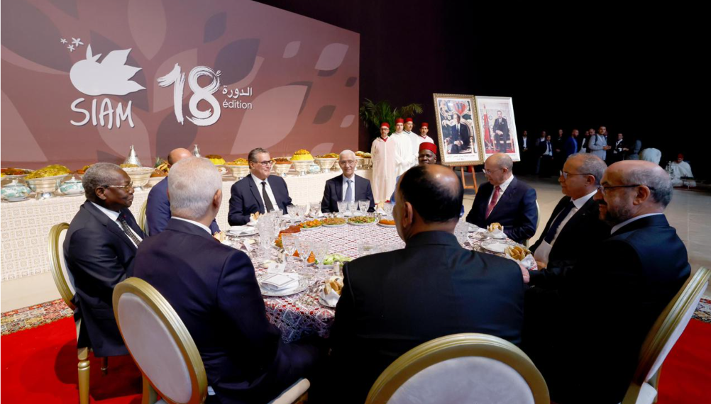Le roi honore ses invités à Meknès lors d&rsquo;un dîner officiel