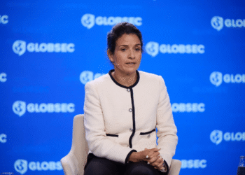 Bennani à Prague : Le Maroc affirme son rôle clé en sécurité énergétique mondiale