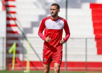 Benschrifa fait ses débuts, Ziyech absent de la liste des clubs