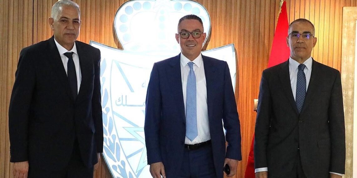 Fouad Lajra installe de nouveaux responsables à la douane et aux impôts indirects
