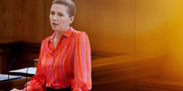 Danemark : un accord de coalition ramène Frederiksen au pouvoir